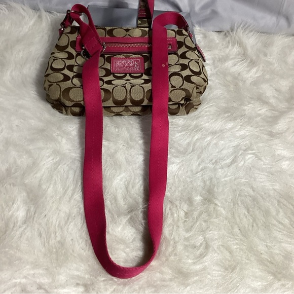 Coach Poppy Daisy Khaki Signature C with Raspberry Leather Swingpack EUC - Picture 13 of 14
